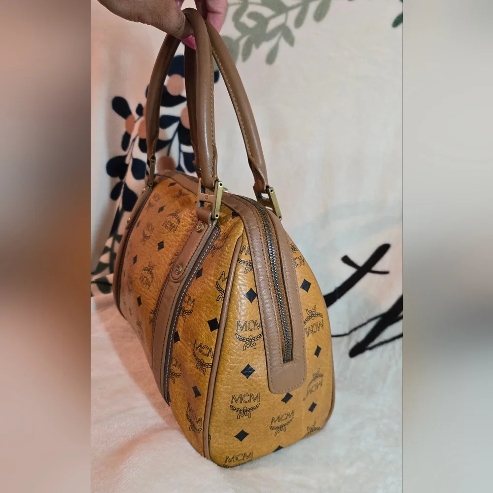 💯 Authentic MCM Cognac Visetos and Leather Top Handle Handbag - Picture 7 of 15